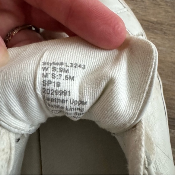 Madewell Unisex Leather Sidewalk Low-Top Sneakers - color: Pale Parchment - Picture 4 of 11